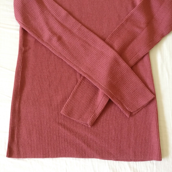 NWOT Uniqlo 100% Merino Wool Ribbed Turtleneck Sweater Size M - Picture 7 of 14